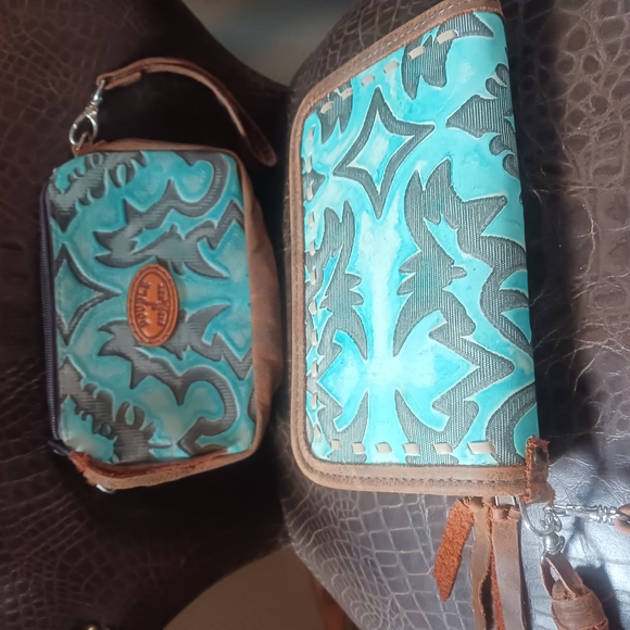 Stylish Turquoise and Brown Clutch - Picture 1 of 5